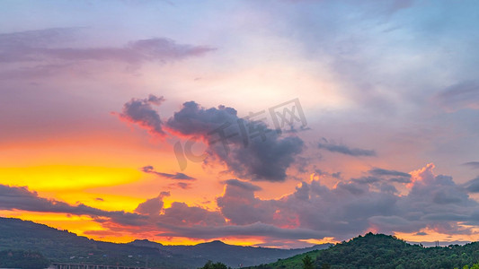 夏日唯美火烧云风光意境夕阳云海日落