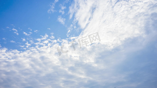 天气云朵摄影照片_蓝天白云多云天气云朵摄影