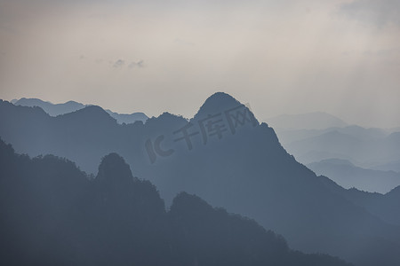 高山下午高山牵牛岗高山摄影图配图