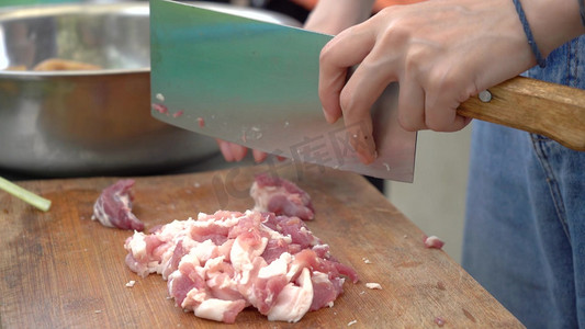 实拍家务做菜切菜切肉细节