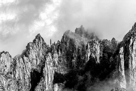 水墨画摄影照片_水墨上午山峰山区流动摄影图配图