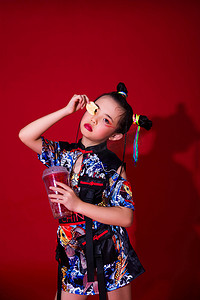 国潮国风人像时尚女孩中国风摄影图配图