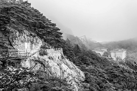 水墨风摄影照片_水墨风凌晨山峰山区流动摄影图配图