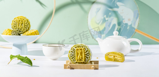 中国风冰皮月饼室内静物摄影图配图