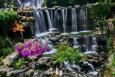 古龙峡摄影照片_清远古龙峡AAAA风景区瀑布群瀑布摄影图配图