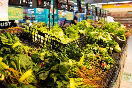超市新鲜蔬菜下午蔬菜食品超市摄影摄影图配图