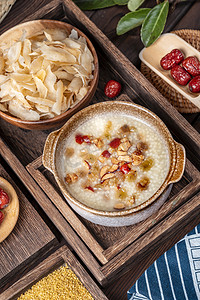 红枣养胃小米粥与营养百合干摄影图配图
