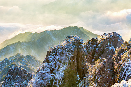 冬日旅行上午雪山山区飘动摄影图配图