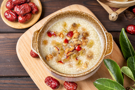 传统饮食红枣小米粥美食摄影图配图