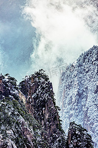 冬季游玩晌午雪山山区摇动摄影图配图