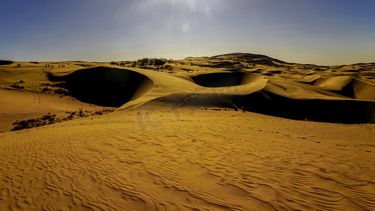 沙漠逆光上午沙漠夏季素材摄影图配图