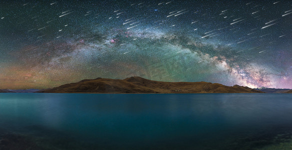 宇宙星球图摄影照片_星空夜晚流星银河背景摄影图配图