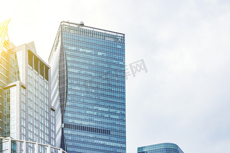 城市CBD商务建筑圈下午建筑楼顶拍摄摄影图配图