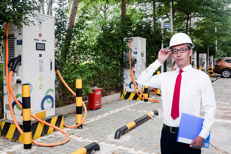 能源工程师蓝领人像节能低碳摄影图配图