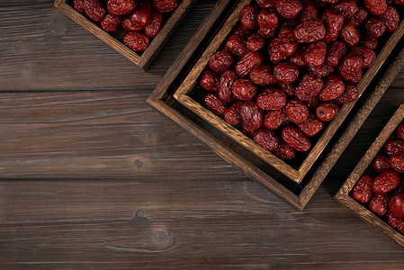 大枣红枣营养美食木板背景摄影图配图