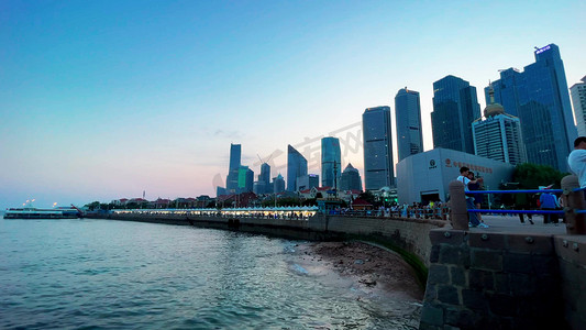 热闹摄影照片_山东省青岛市海边风景