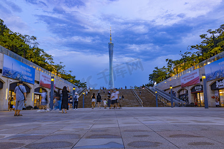 地标傍晚花城广场广州塔广场摄影图配图