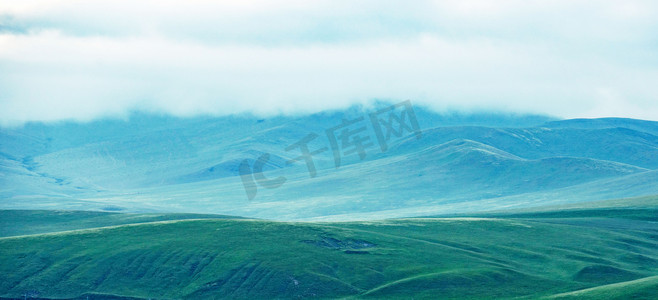 呼伦贝尔白天草原山川草原牧场旅游摄影图配图