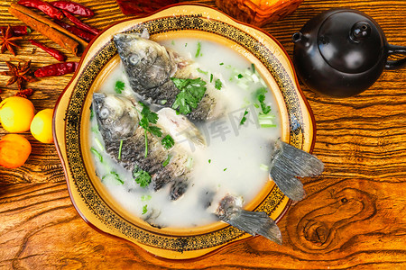 餐饮白天鱼汤室内美食摄影图配图