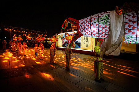 民俗文化夜鱼灯广场舞摄影图配图
