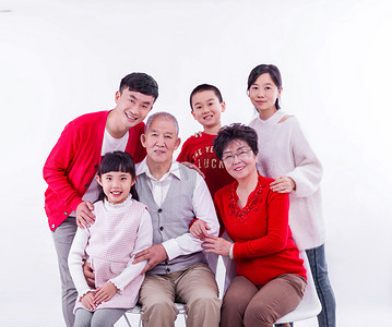 传统节日春节全家福一家人合影摄影图配图