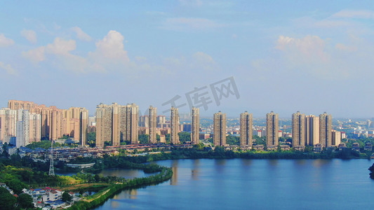 湖景房摄影照片_航拍城市湖景房高层住宅