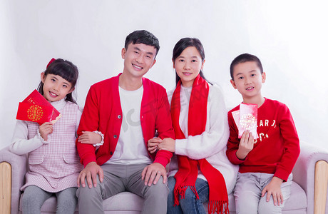 春节拜年亲子人像家庭摄影图配图