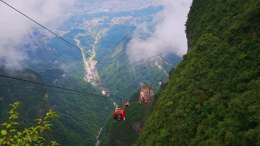 实拍湖南张家界天门山索道交通