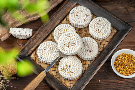 传统米糕营养薏米桂花香重阳糕摄影图配图