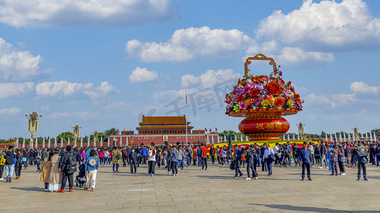 天安门广场摄影照片_天安门广场上午广场秋季素材摄影图配图