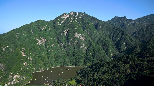 西安翠华山地质公园天池秦岭风光