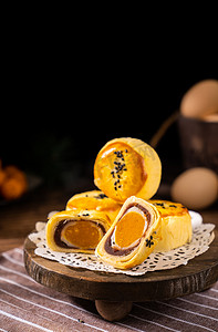 美味糕点蛋黄酥食品甜点摄影图配图