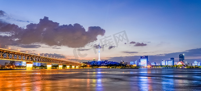 武汉城市建筑日落建筑长江大桥慢门摄影图配图