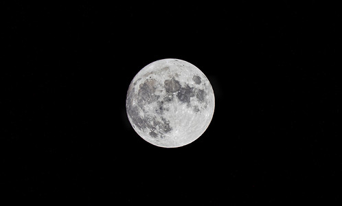 中秋赏月夜晚月亮户外拍摄摄影图配图
