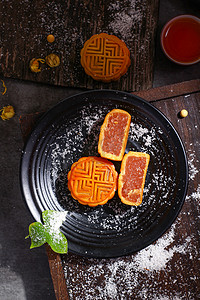 团圆饼摄影照片_美食中秋节月饼团圆时节传统摄影图配图