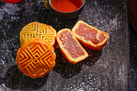 传统美食中秋时节月饼团圆暗调摄影图配图
