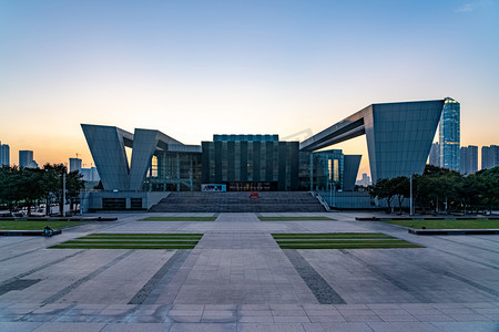 武汉城市建筑夕阳建筑琴台剧院俯拍摄影图配图