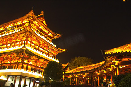 湖南长沙夜晚杜甫江阁古建筑夜景摄影图配图