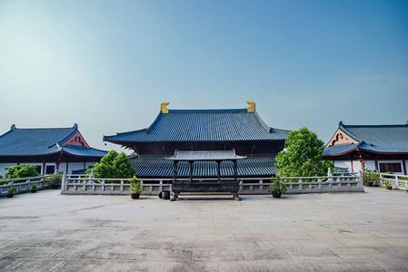 广州古风摄影照片_广州花都华严寺寺庙古风建筑摄影图配图