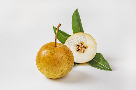营养多汁脆甜水果秋月梨摄影图配图