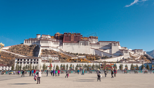 西藏旅行摄影照片_布达拉宫正面中午建筑布达拉宫摄影摄影图配图