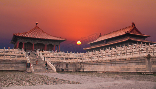 城市摄影照片_北京地标故宫夕阳夕阳故宫故宫古建摄影图配图