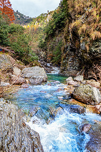 秋季早晨流水山区流动摄影图配图