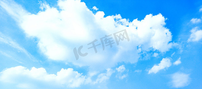 蓝天白云外拍白云天空仰拍摄影图配图