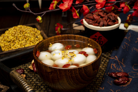 桂花食物摄影照片_美食小吃白天汤圆室内食物摆拍摄影图配图