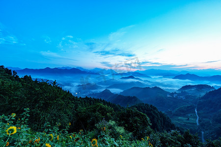 风景凌晨向日葵山区摇动摄影图配图