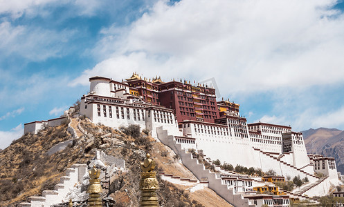 西藏旅行摄影照片_布达拉宫中午建筑布达拉宫摄影摄影图配图