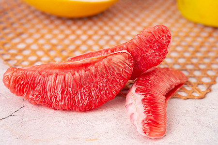 水果白天红柚室内果肉摄影图配图