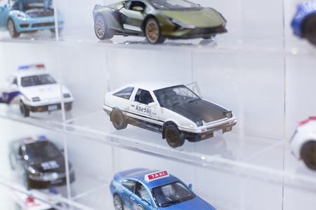 小汽车玩具摄影照片_车小汽车车模玩具模型摄影图配图