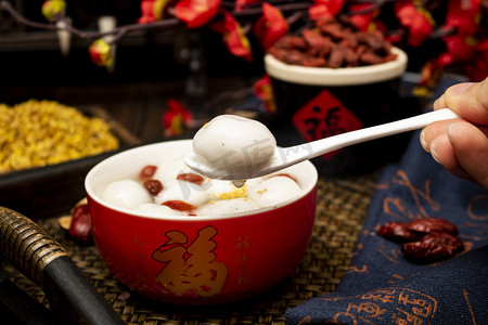 元宵节室内食品摄影图配图传统美食白天汤圆室内摆拍摄影图配图甜品